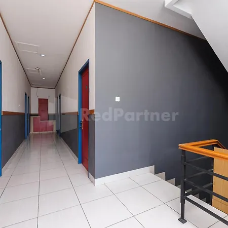 Ian Hotel Jaksa Mitra Reddoorz